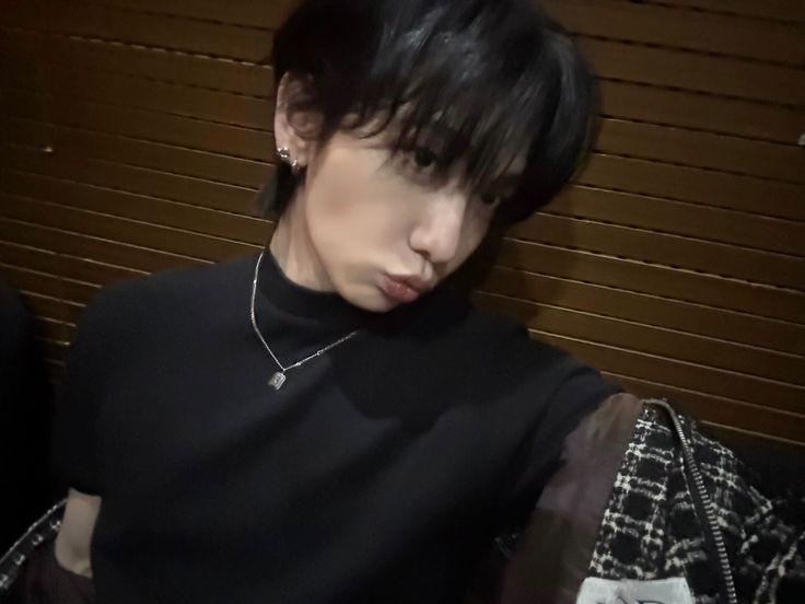 Packaging image left